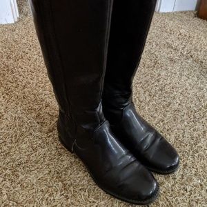 Womens knee height black boot- 8 1/2